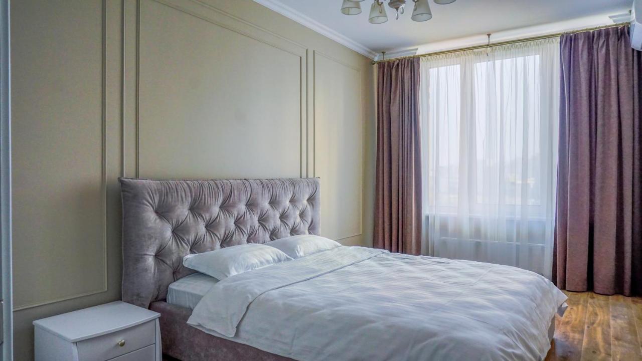 Luxury Apartment Near Metro Station Osokorky Kiev Ngoại thất bức ảnh