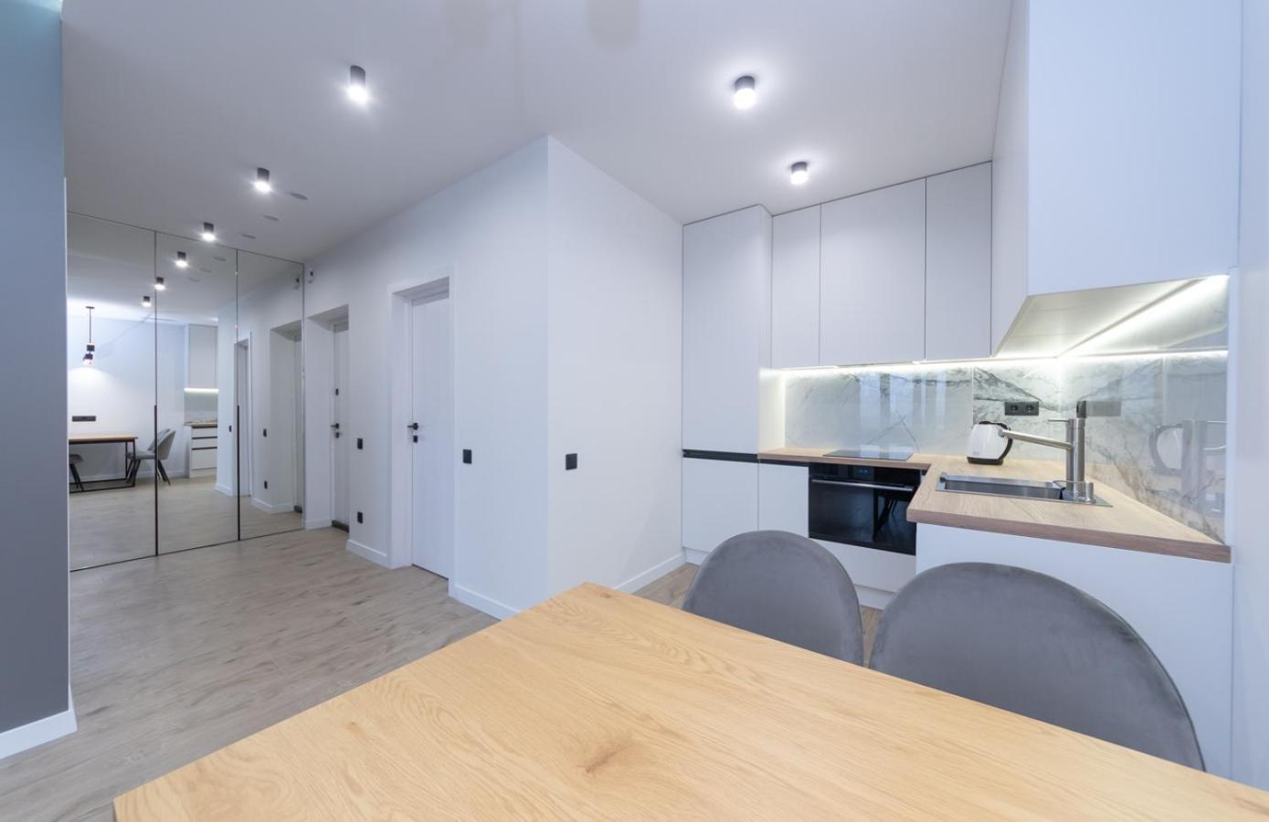 Luxury Apartment Near Metro Station Osokorky Kiev Ngoại thất bức ảnh