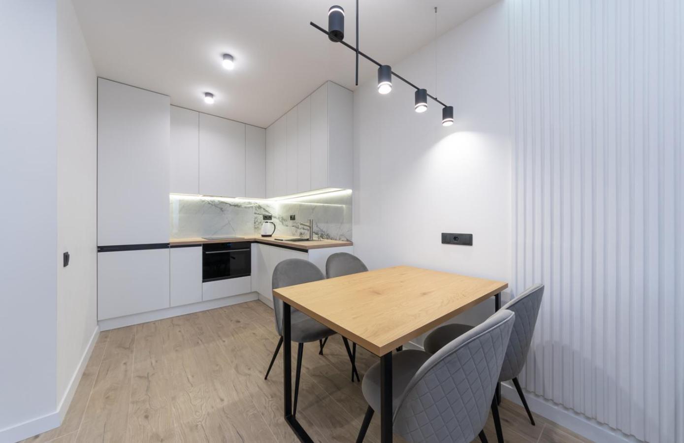 Luxury Apartment Near Metro Station Osokorky Kiev Ngoại thất bức ảnh
