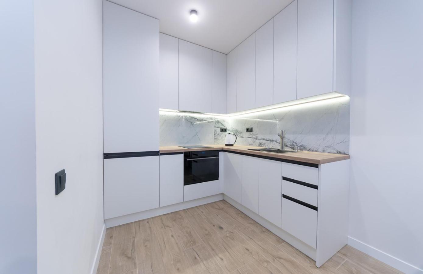 Luxury Apartment Near Metro Station Osokorky Kiev Ngoại thất bức ảnh